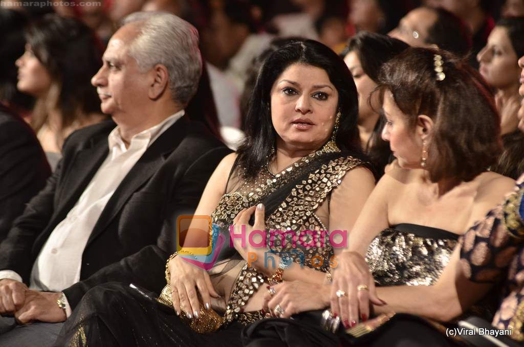 Ramesh Sippy at Stardust Awards 2011 in Mumbai on 6th Feb 2011 ~0