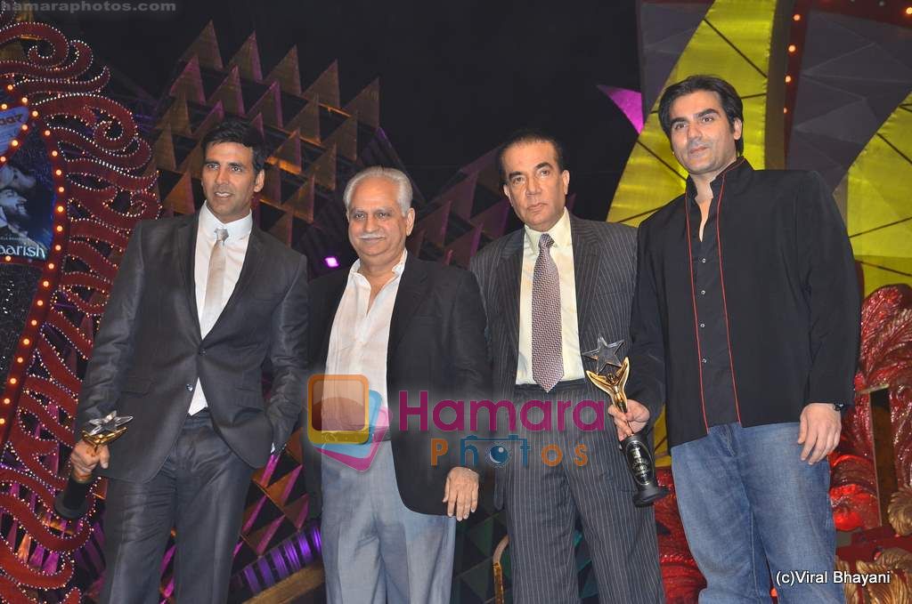 Akshay, Ramesh Sippy, Arbaaz Khan at Stardust Awards 2011 in Mumbai on 6th Feb 2011 