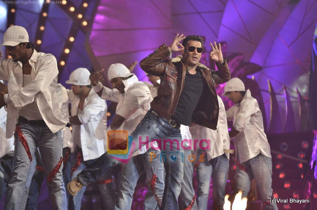 Salman Khan at Stardust Awards 2011 in Mumbai on 6th Feb 2011 