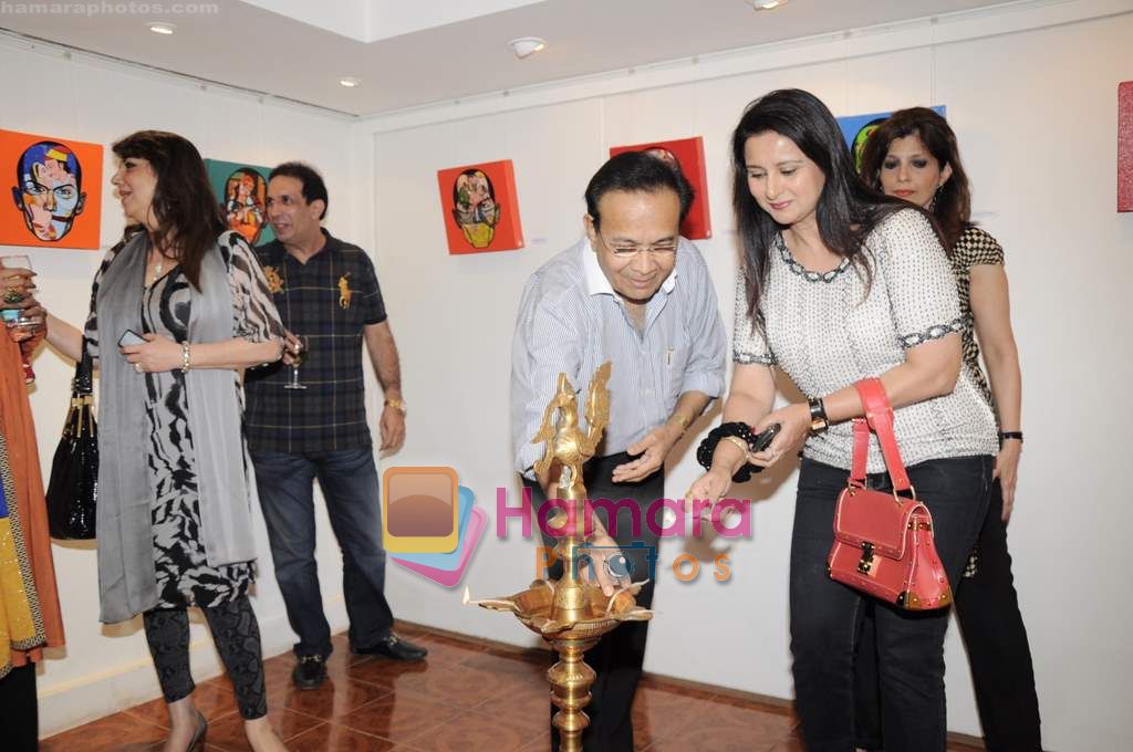 Poonam Dhillon at Asnas painitngs by Vijay Shelar in Juhu on 10th Feb 2011 