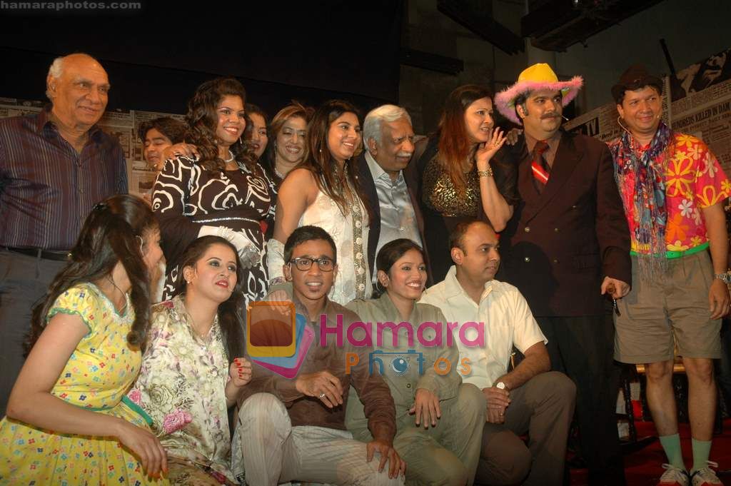 Yash Chopra at Black Comedy presented by Jet Airways in Rang Sharda on 15th Feb 2011 