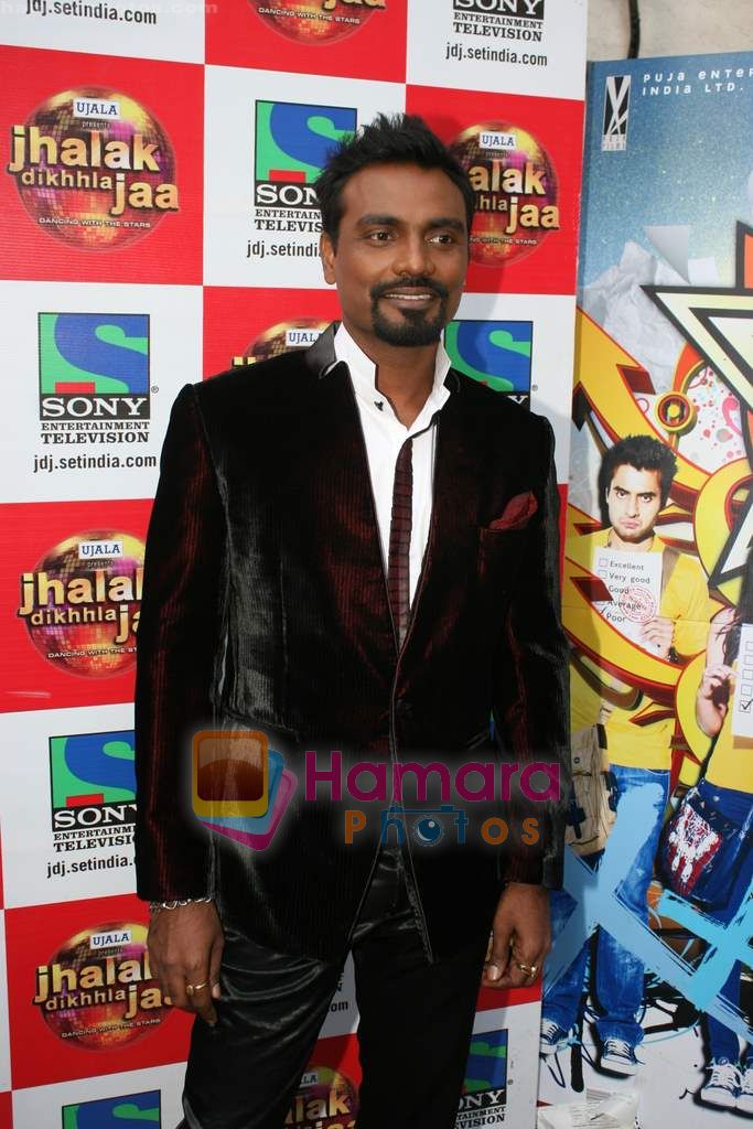 Remo D Souza on the sets of Jhalak Dikhla Ja in Filmistan on 17th Feb 2011 