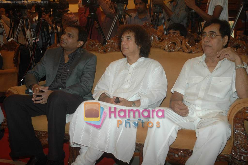 Jagjit Singh, Zakir Hussain at the launch of Zakir Hussain Album The Legacy by Ustad Sultan Khan and his son Sabir Khan in Juhu on 21st Feb 2011 