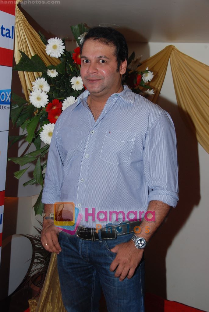Suresh Menon at the Music launch of 24 hour Gupshup Gupshup in Country Club, Andheri, Mumbai on 23rd Feb 2011 ~0