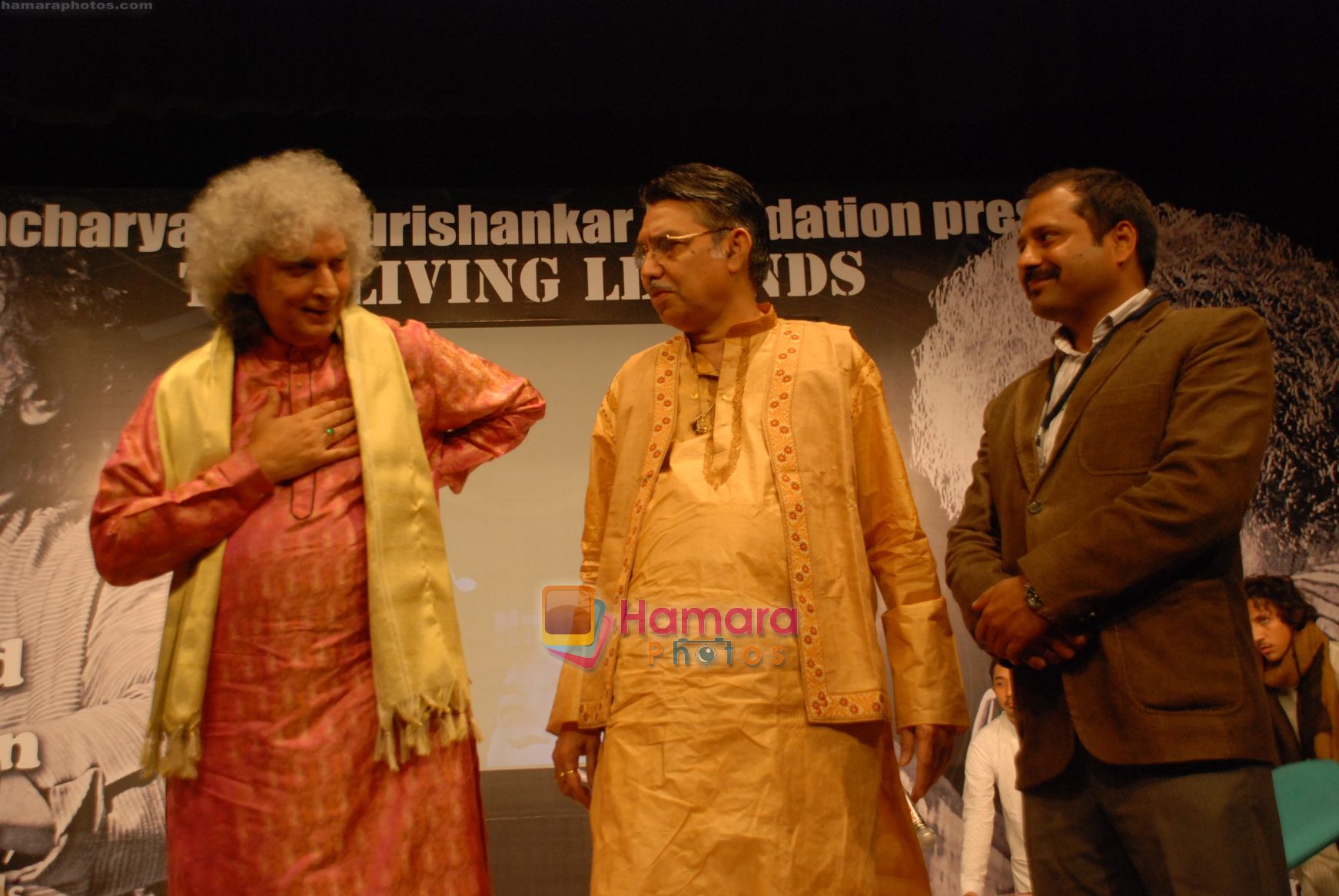 Pt. Shivkumar sharma, Pt. Bhima Shankar with M Q Syed at Nrityacharya Pt.Gaurishankar Foundation's The Living Legend in Mumbai on 27th Feb 2011