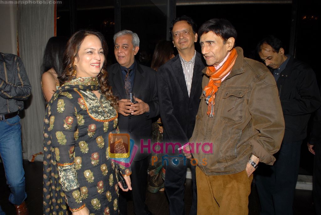 Dev Anand at Stardust anniversary bash in Breach Candy, Mumbai on 26th Feb 2011 