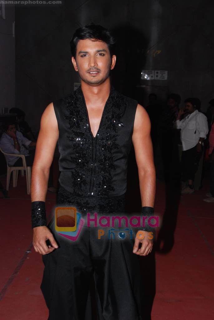 Sushant Singh Rajput at Jhalakh Dikhla Ja on location in Filmistan on 4th March 2011 