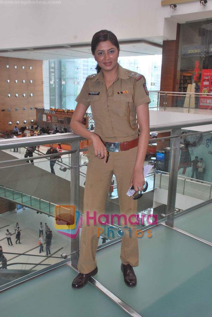 Kavita Kaushik at Oberoi Mall Women's day event in Oberoi Mall on 4th March 2011 