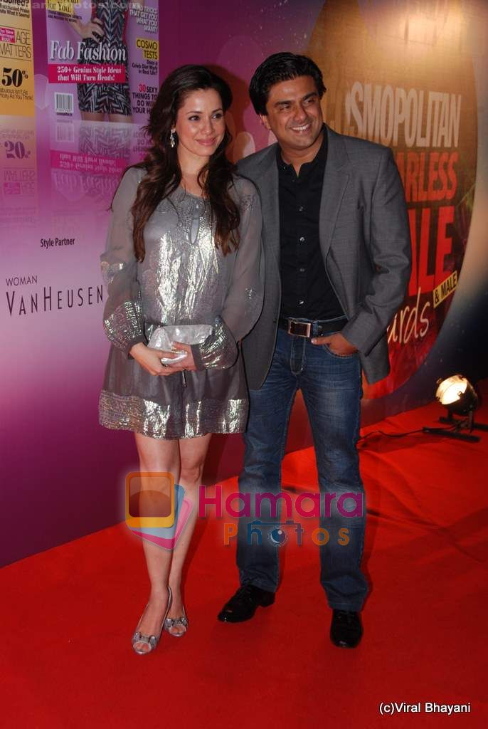 Neelam Kothari, Sameer Soni at Cosmopolitan Awards red carpet in Taj Land's End on 6th March 2011 