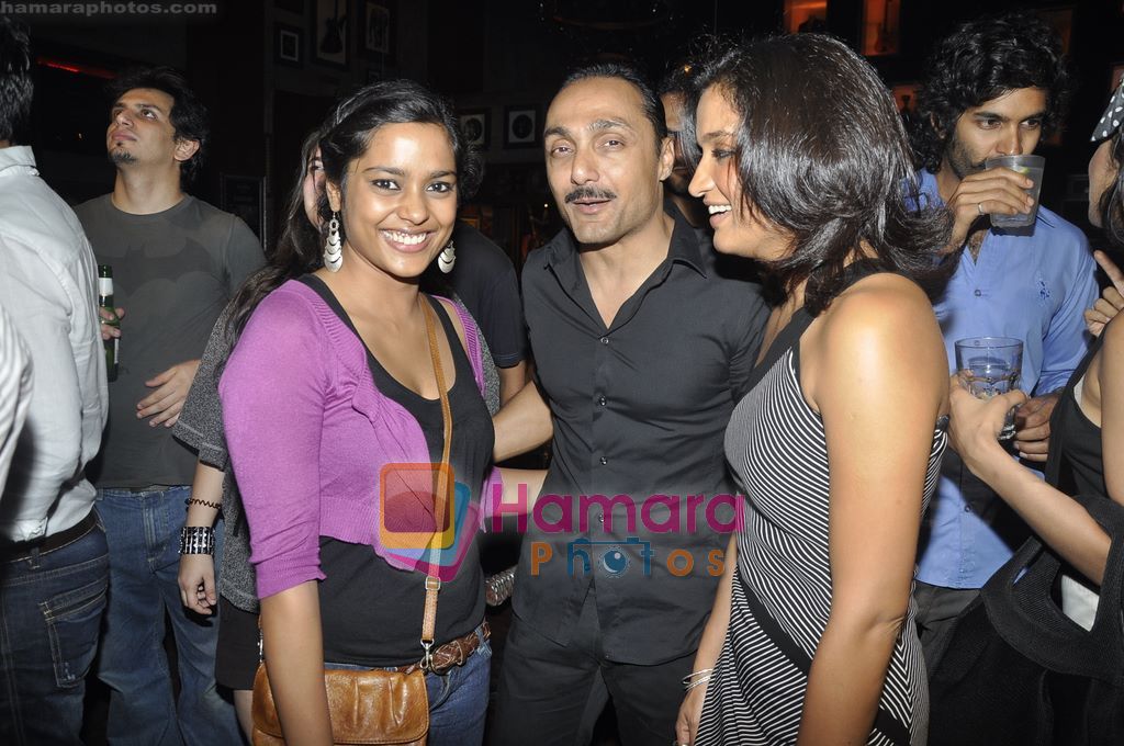 Rahul Bose, Sandhya Mridul, Shahana Goswami at Guess Jeans Womens Day concert in Hard Rock Cfe, Mumbai on 8th March 2011 