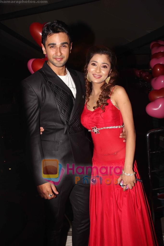 Sara Khan and Nishant Malkani Pose For Pictures at Ram Milaayi Jodi 100 Episodes Success Bash in Tunga Regale, Andheri East on 14th March 2011