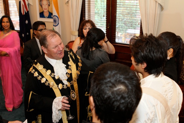 Vidya Balan honoured by the Mayor of Melbourne on 14th March 2011 .jpeg