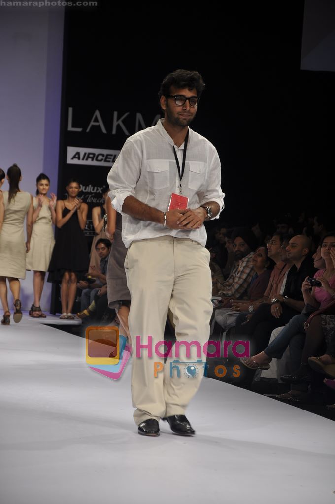 Model walk the ramp for Rohan Arora show at Lakme Fashion Week 2011 Day 5 in Grand Hyatt, Mumbai on 15th March 2011 
