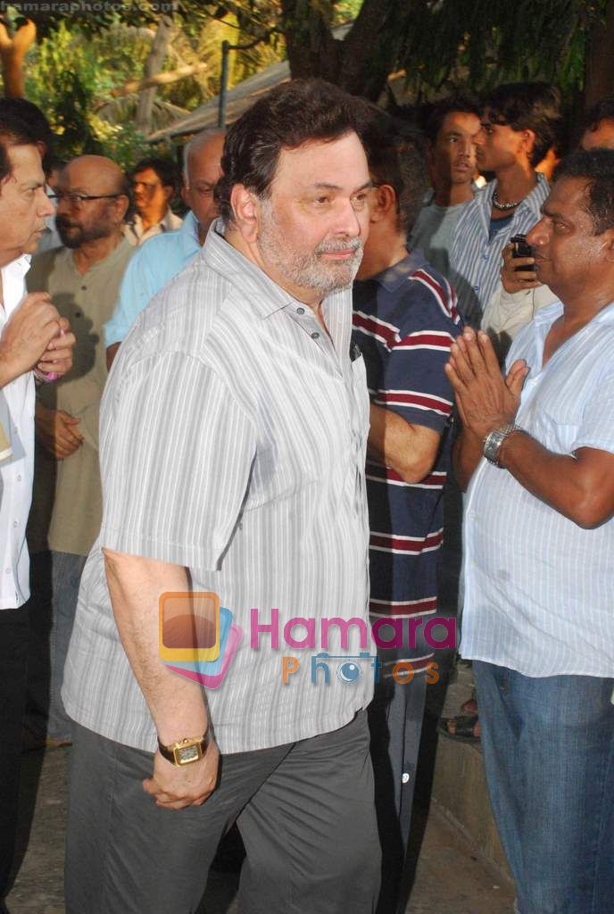 Rishi Kapoor at Navin Nischol funeral meet in Santacruz on 19th March 2011 