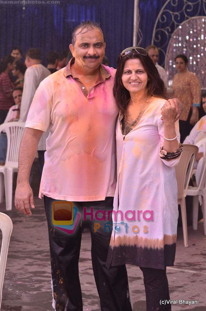 at Usha Aggarwal's holi bash in Mukesh Mills on 20th March 2011 