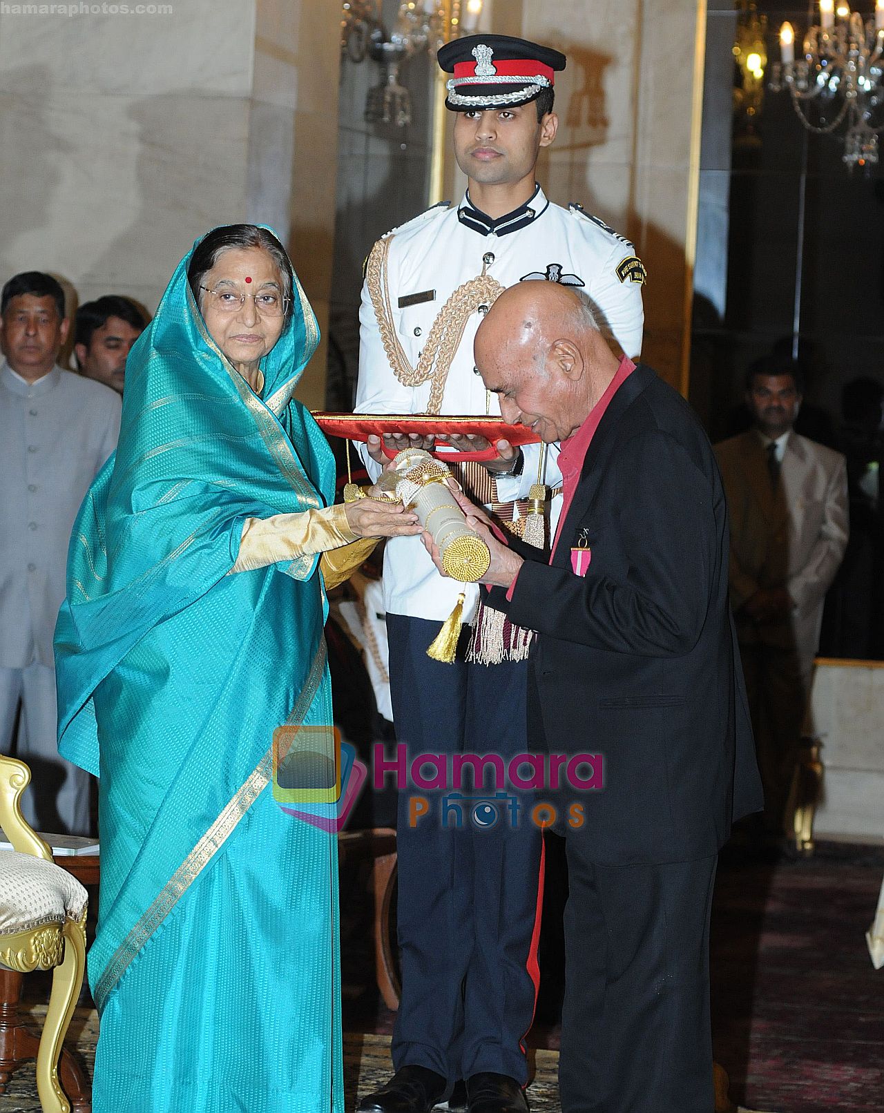 Khayyam awarded Padma Bhushan in Delhi
