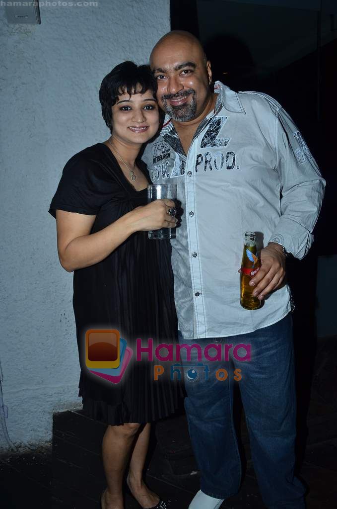 vicky tejwani with wife at Siddharth Kannan's bash on 31st March 2011