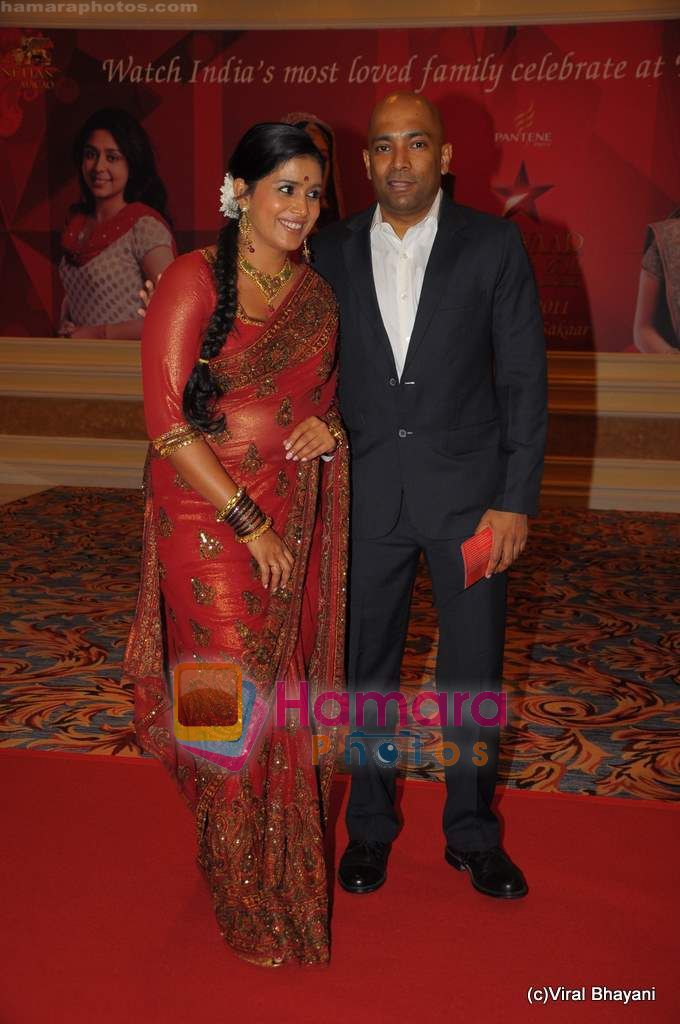 Sonali Kulkarni at Star Pariwar Awards red carpet and post party on 5th April 2011 