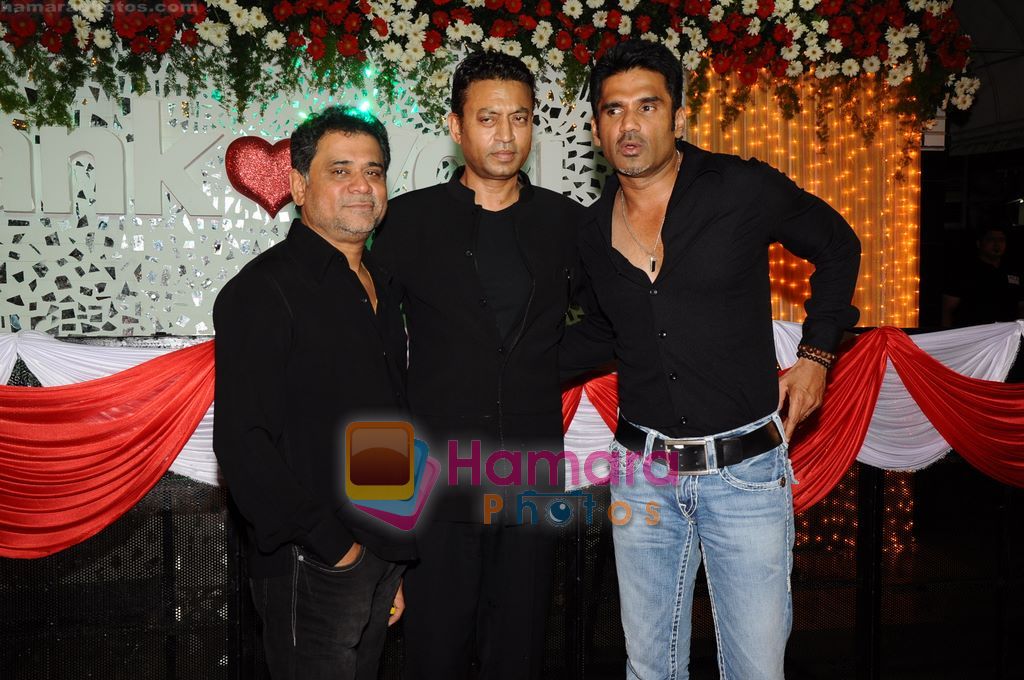 Anees Bazmee, Sunil Shetty, Irrfan Khan at the Premiere of Thank you in Chandan, Juhu,Mumbai on 6th April 2011 