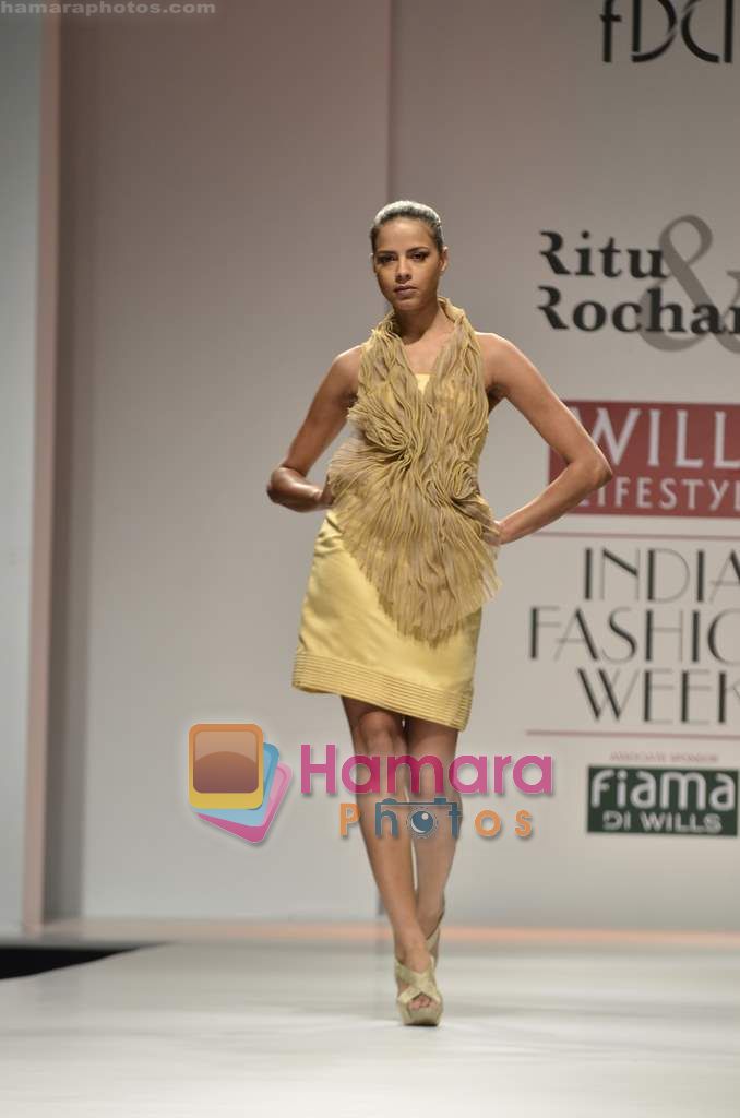 Model walks the ramp for Mrinalani show on Wills Lifestyle India Fashion Week 2011 - Day 3 in Delhi on 8th April 2011 