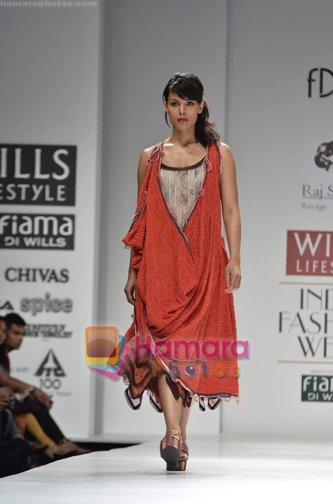 Model walks the ramp for Raj Shroff show on Wills Lifestyle India Fashion Week 2011 - Day 3 in Delhi on 8th April 2011 