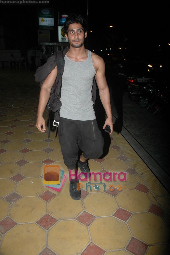 Pratiek babbar snapped getting out of Golds Gym in Bandra, Mumbai on 8th April 2011 