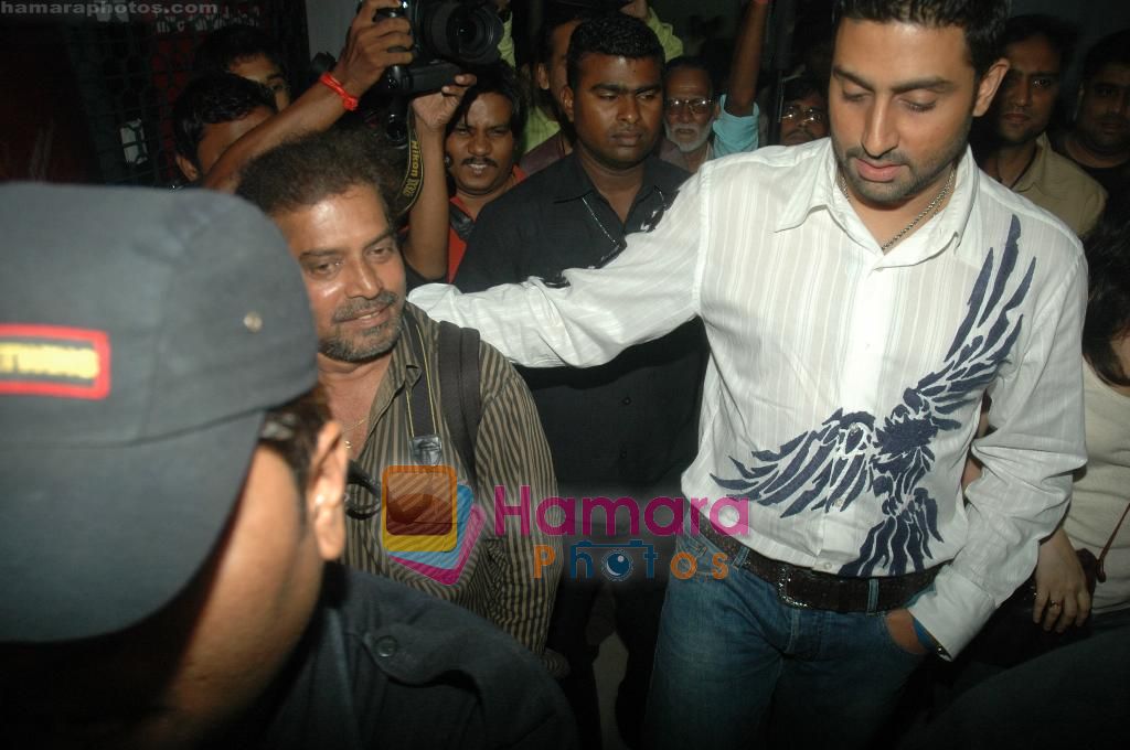 Abhishek Bachchan at Dum Maro Dum Promotion in Mumbai on 10th April 2011 