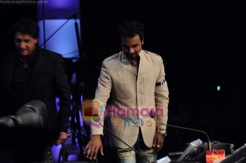 Shiamak Dawar, Remo D Souza at Zee TV Dance Ke Superstars on 12th April 2011 