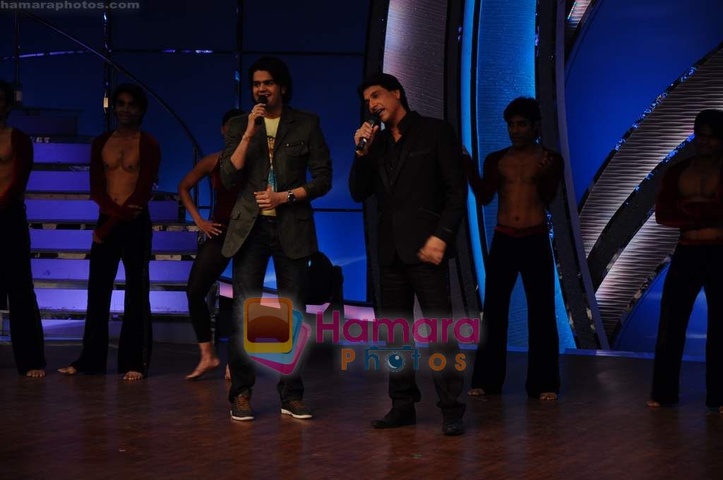 Shiamak Dawar, Manish Paul at Zee TV Dance Ke Superstars on 12th April 2011