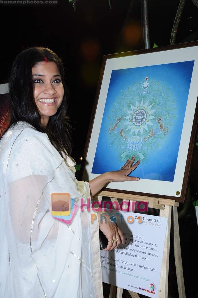 Renuka Shahane at Anupama Mukherji's Indian Spiritual Art in The Indigo Terrace and Lounge on 14th April 2011 