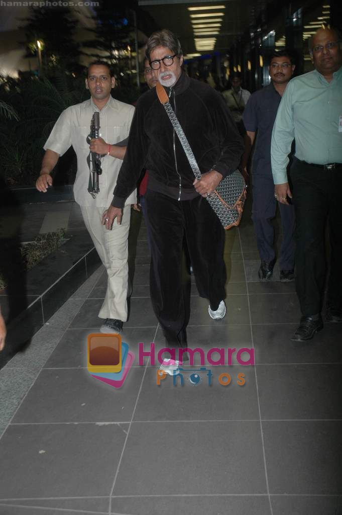 Amitabh Bachchan spotted separately at the airport on 14th April 2011