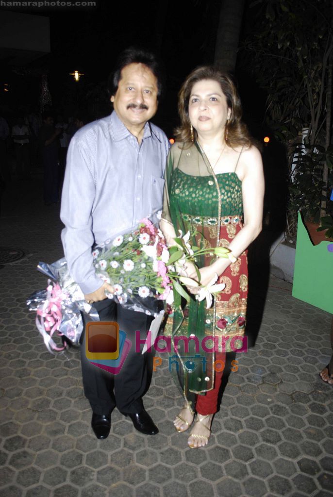 Pankaj Udhas at Ekjute Theatre 30th year celebrations in Prithvi, Juhu, Mumbai on 14th April 2011 