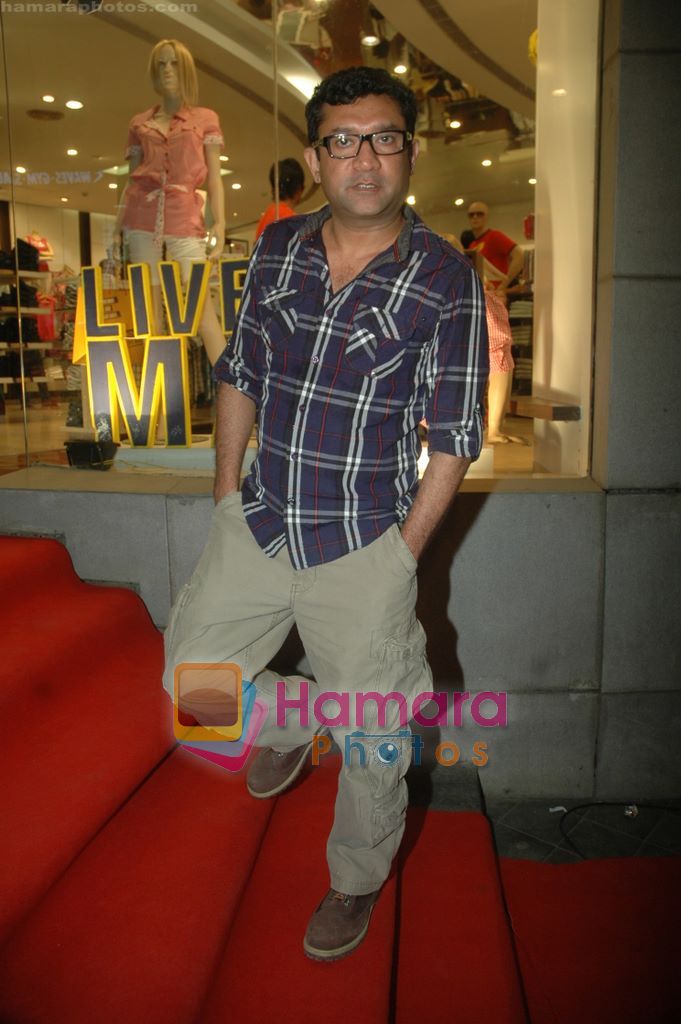Ken Ghosh at provogue store launch  in Infinity Mall, Mumbai on 26th April 2011 