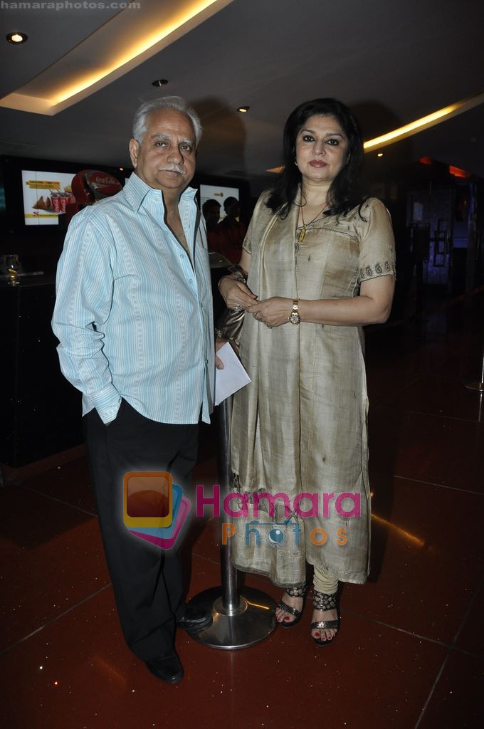 Kiran Juneja, Ramesh Sippy at Premiere of Shor in the City in Cinemax, Mumbai on 27th April 2011 