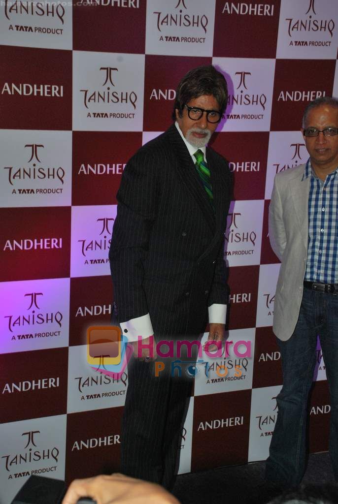 Amitabh Bachchan inaugurates Tanishq store in Andheri on 29th April 2011 