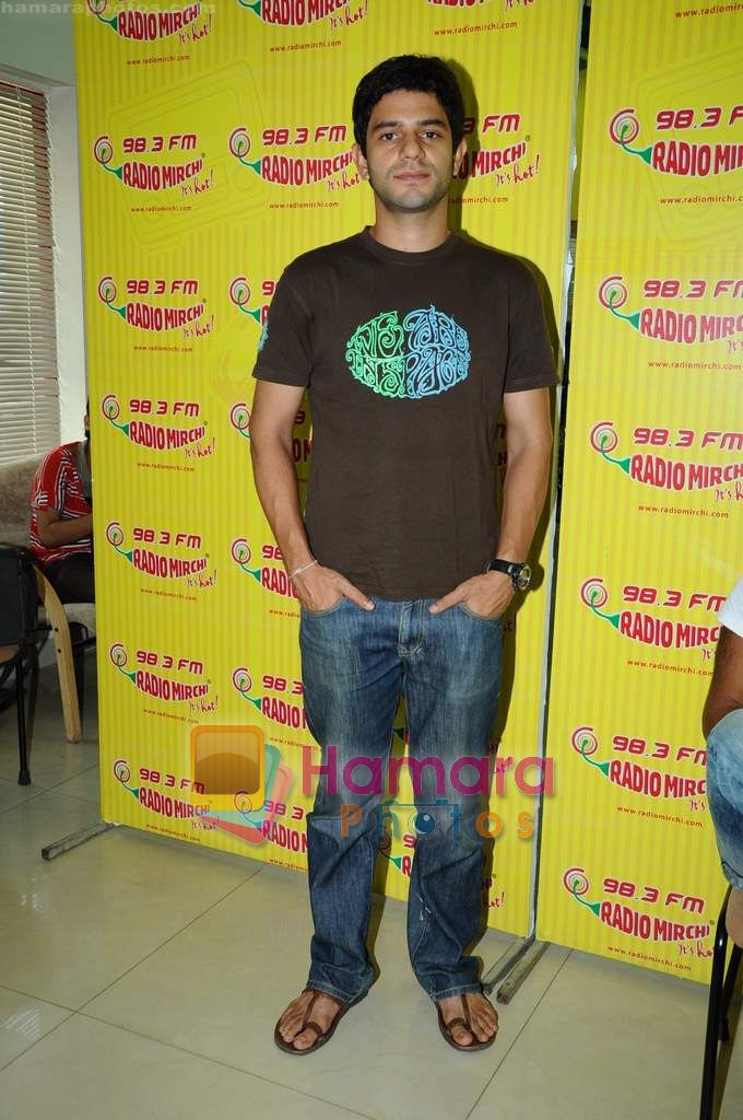 Arjun Mathur at Radio Mirchi studio in Lower Parel on 28th April 2011 