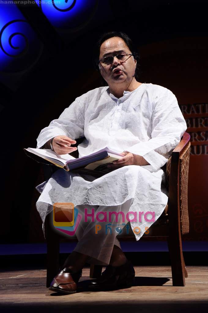 Farooq Sheikh at Tagore Literature Awards in  Ravindra Natya Mandir on 5th May 2011 