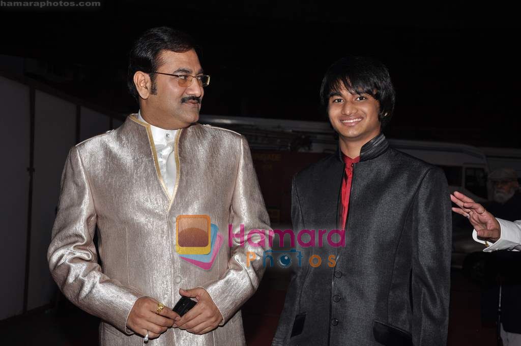 Sudesh Bhosle at Pyarelal's musical concert in Andheri Sports Complex on 7th May 2011 