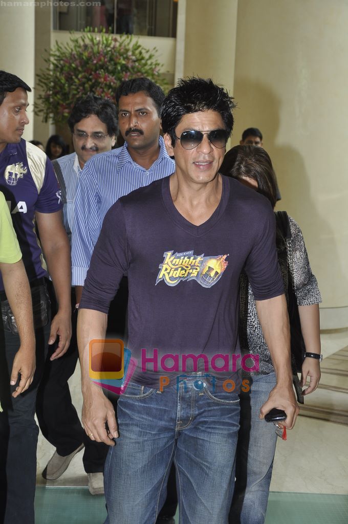 Shahrukh KHan snapped in his KKR T-shirt in Trident, Mumbai on 19th May 2011 
