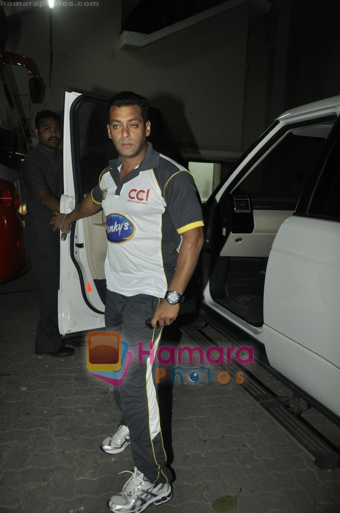 Salman Khan shoots for CCL campaign in Mehboob , BAndra, Mumbai on 24th May 2011 