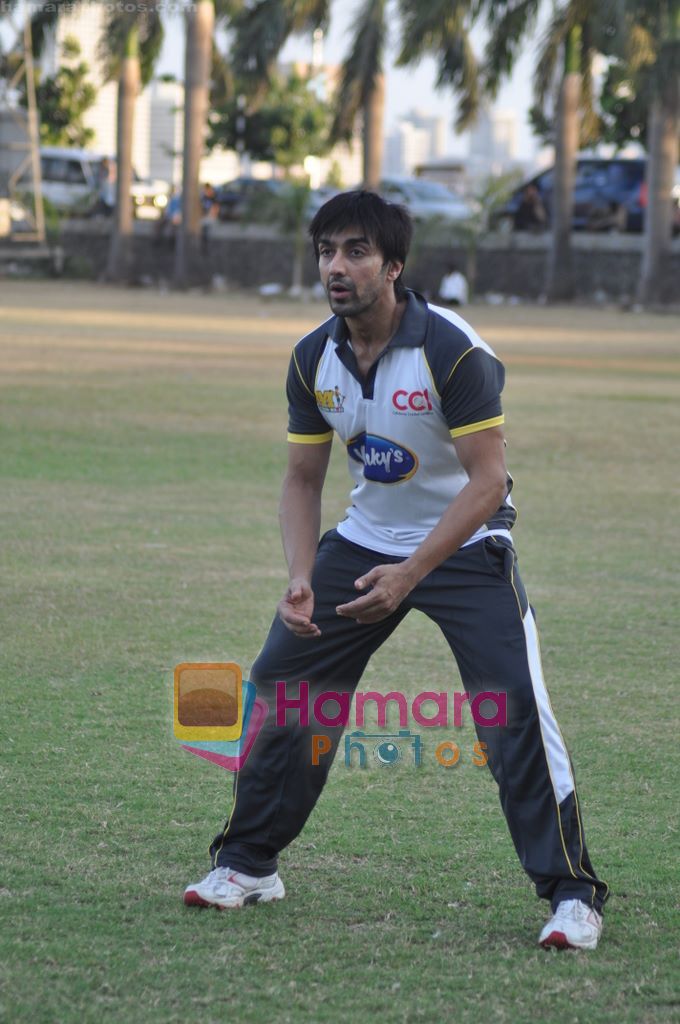 Aashish Chaudhary at Mumbai Heroes versus Boxyboyz match for CCL in Marine Lines, Mumbai on 26th May 2011 