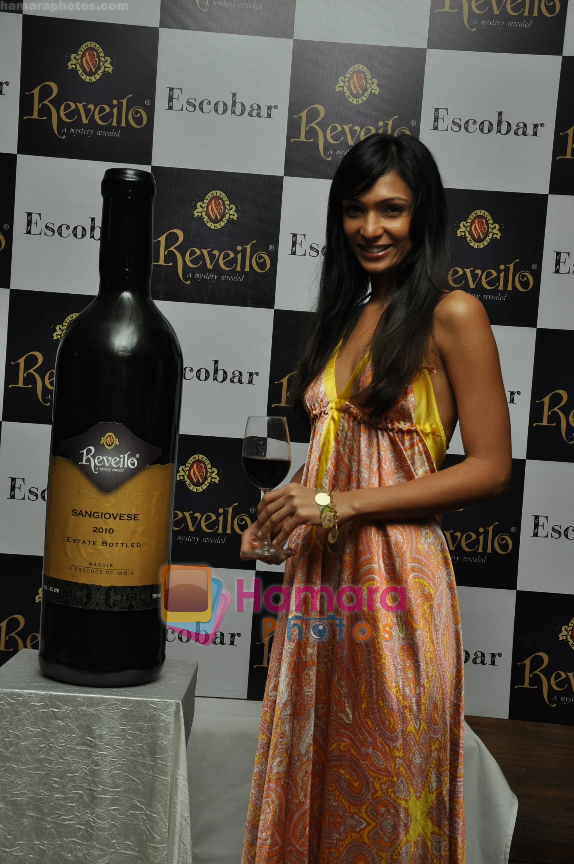 Shamita Singha at the Launch of Reveilo wines Italian varietal Sangiovese in Escobar, Bandra, Mumbai on 29th May 2011