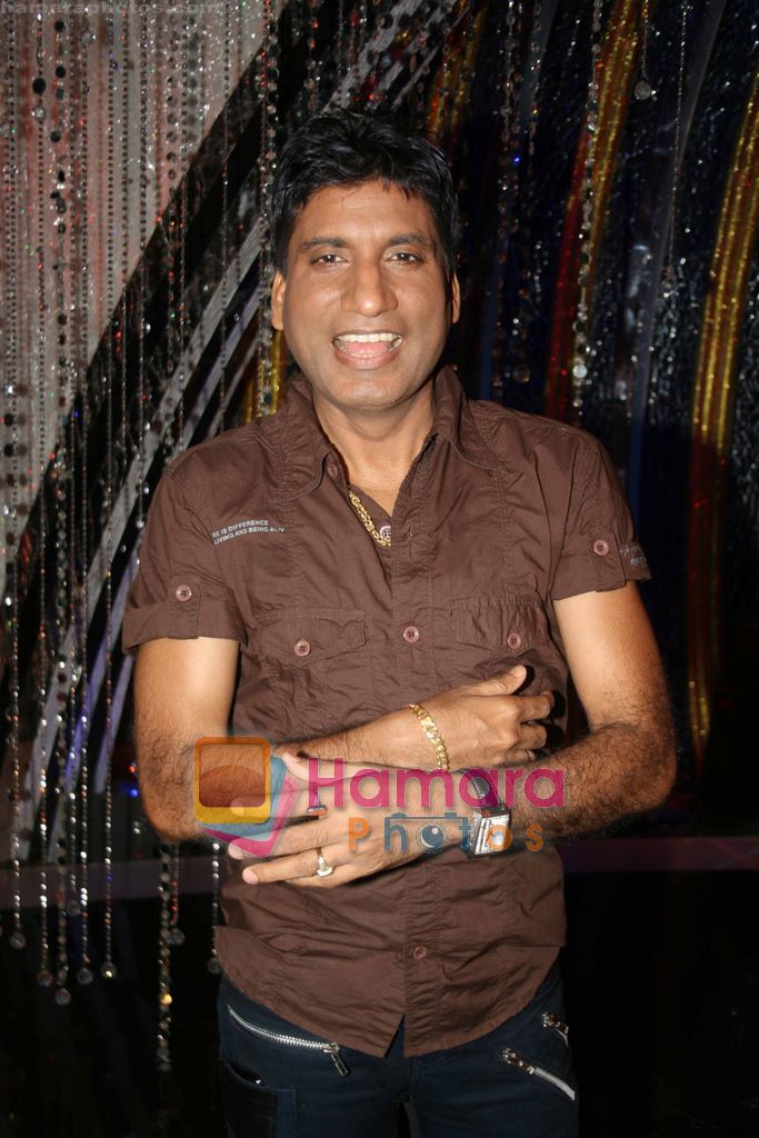 Raju Shrivastav on the sets of Comedy Ka Maha Muqabala in Madh, Mumbai on 30th May 2011 