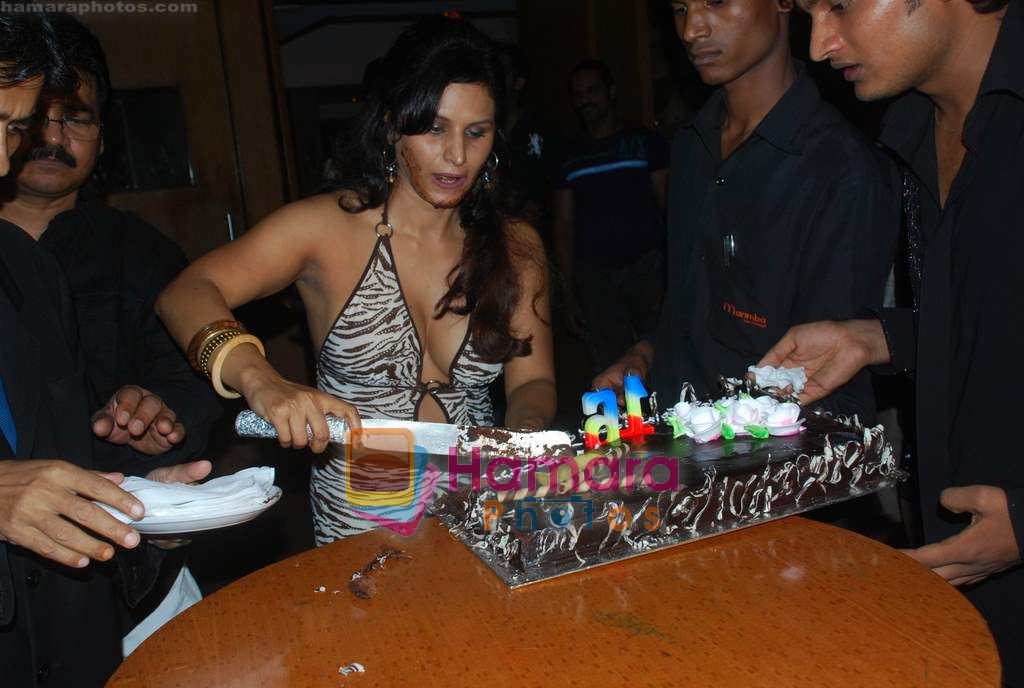 Nandini Jumani at Nandini Jumani's birthday bash in Marimba Lounge on 2nd June 2011 