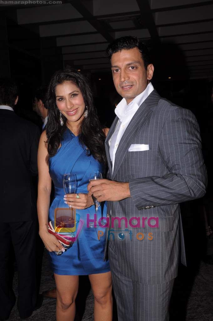 Sophie Chaudhary, Timmy Narang at Farah Khan's dinner for Moet Chandon in  Four Seasons on 3rd June 2011 