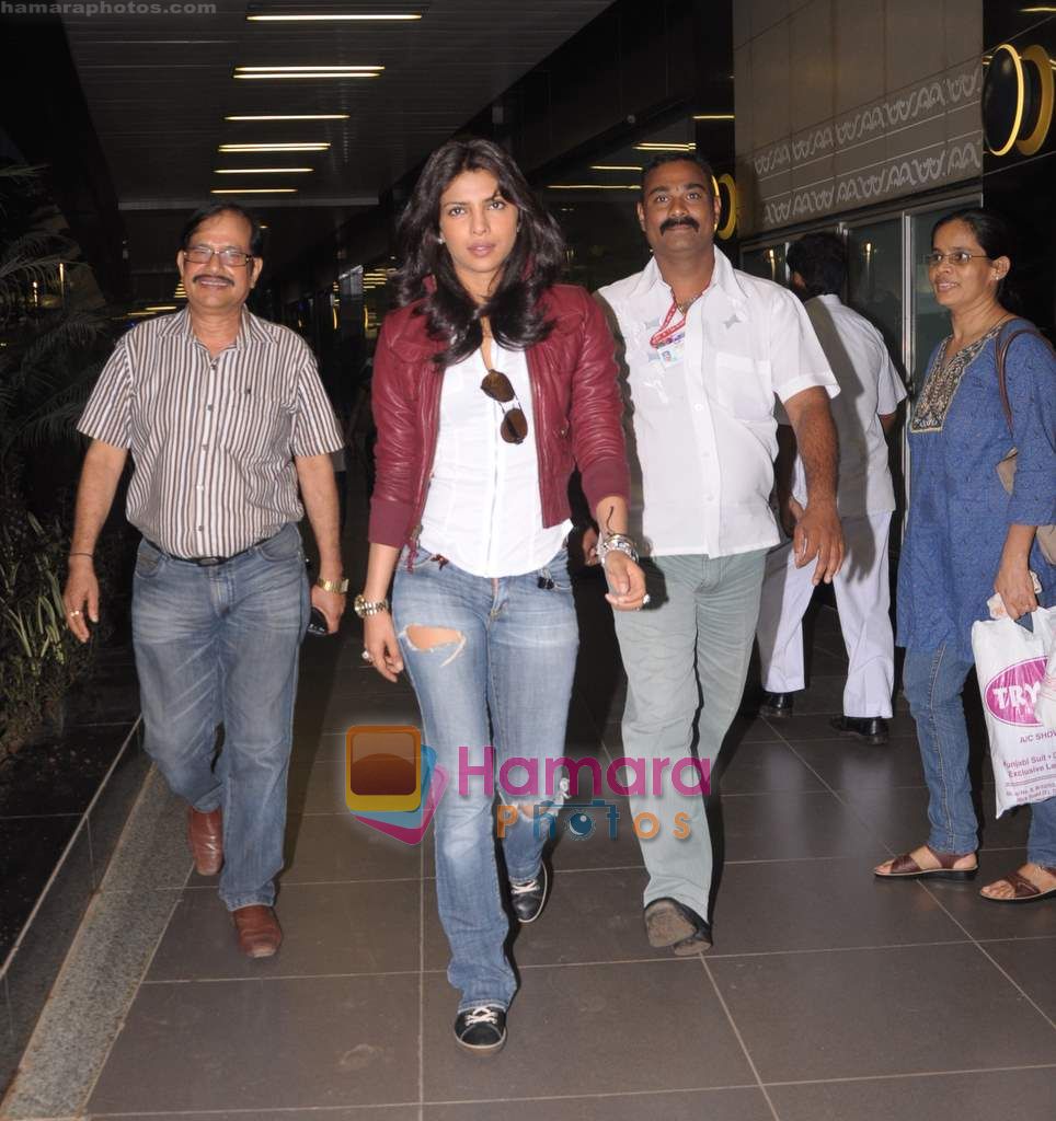 Priyanka Chopra arrives from Zurich in International Airport, Mumbai on 4th June 2011 