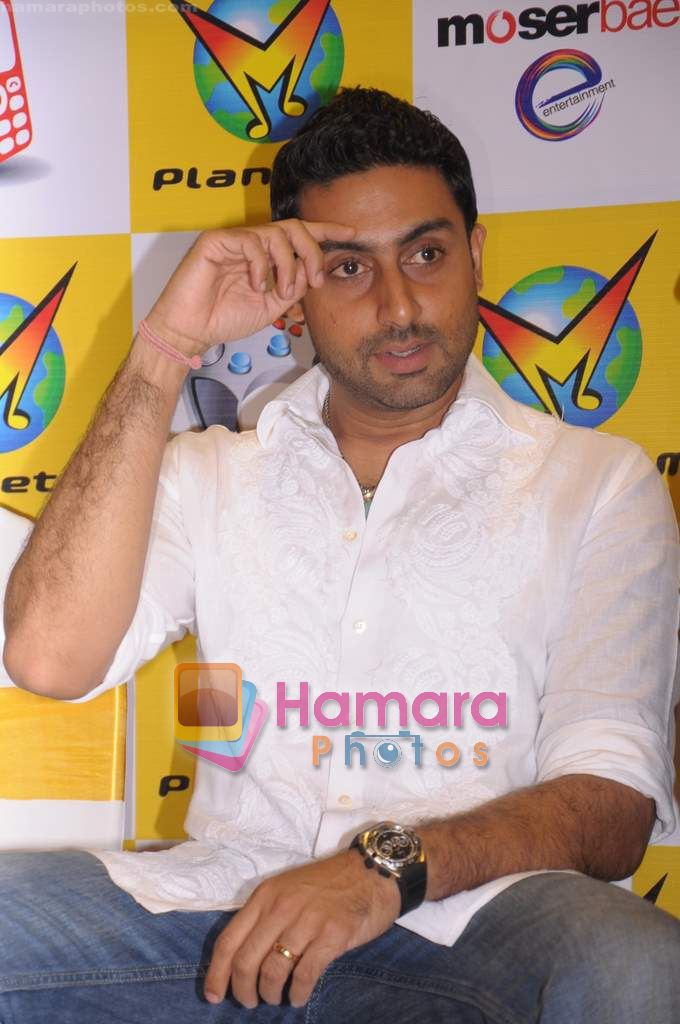 Abhishek Bachchan at Dum Maro Dum DVD launch in Shoppers Stop, Mumbai on 4th June 2011 