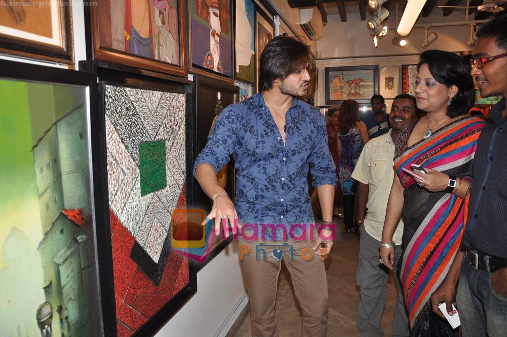 Vivek Oberoi at CPAA art exhibition in Breach Candy on 6th June 2011 