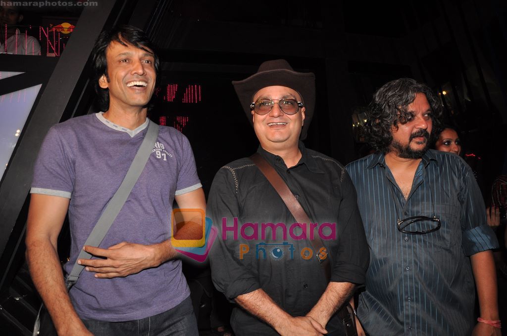 Vinay Pathak, Kay Kay Menon at Bheja Fry 2 music launch in tryst, mumbai on 7th June 2011 