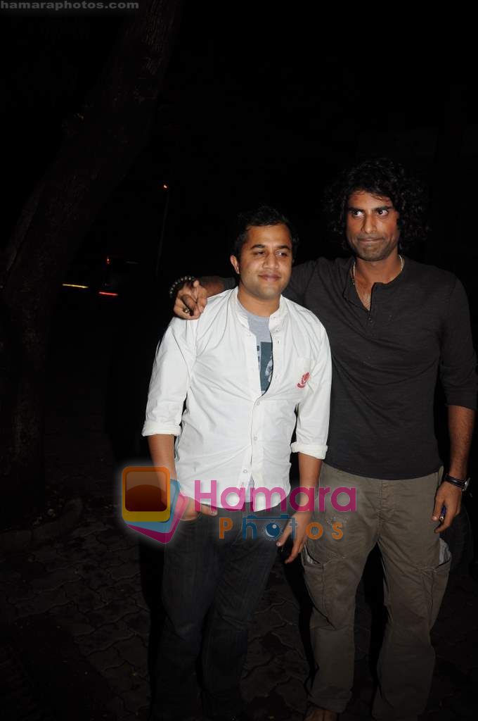 Sikander Kher at Sonam Kapoor's birthday bash at her home on 8th June 2011